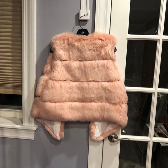 Pink faux fur vest - Picture 6 of 6